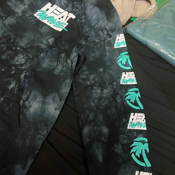 Men’s Heatwave Hoodie - Picture 3 of 6